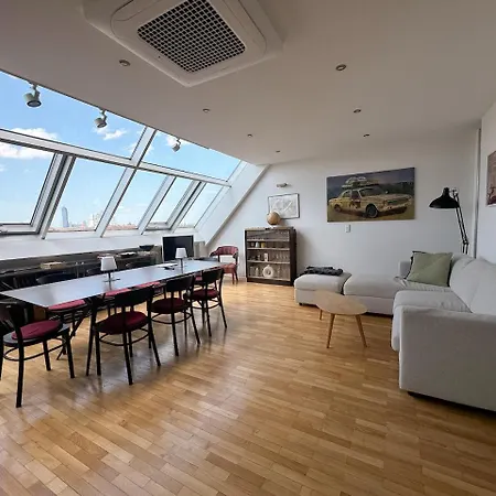 360 View Loft 3 *