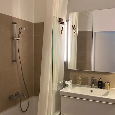 Central Comfort Cozy One-bedroom With City Views Apartment