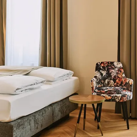 Residenz - Self Check-in 4*