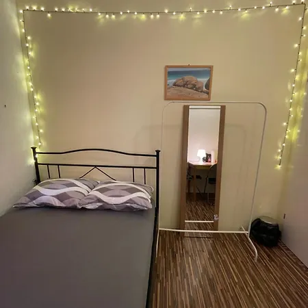U6 Schoepfwerk 11 Gazde/Camere de închiriat *
