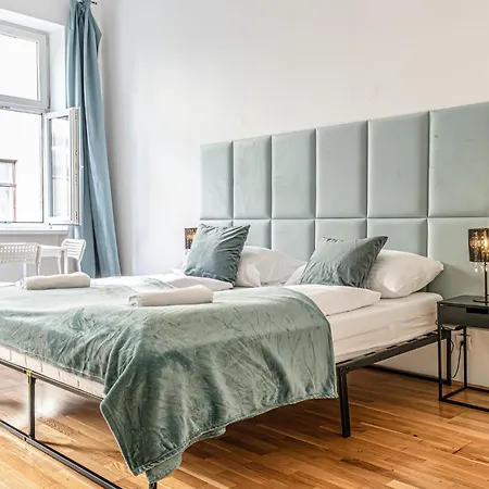 Apartment Bright 1br 10 Min From Heart Of *