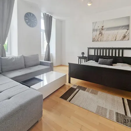 Three-bedroom Delight, King-size Beds * Vienna