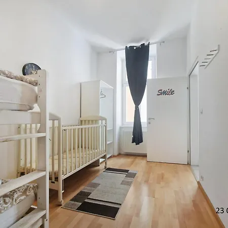 Apartment Three-bedroom Delight, King-size Beds