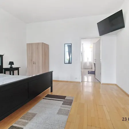 Three-bedroom Delight, King-size Beds *