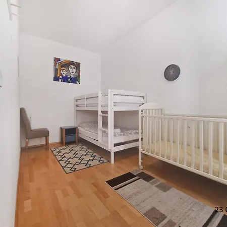 Three-bedroom Delight, King-size Beds Apartment *