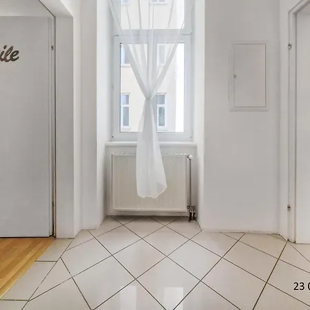 Three-bedroom Delight, King-size Beds Vienna