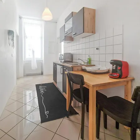 Three-bedroom Delight, King-size Beds Apartment *