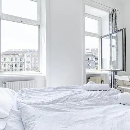 Living, Garden Vibes 3br Bliss In Apartment Vienna