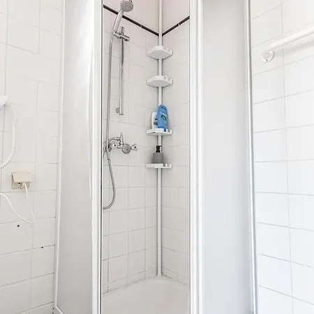 Apartment Living, Garden Vibes 3br Bliss In Vienna