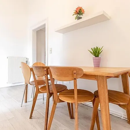 Living, Garden Vibes 3br Bliss In Apartment *