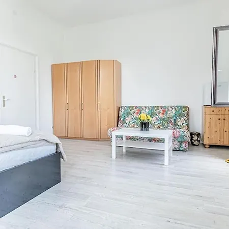 Apartment Living, Garden Vibes 3br Bliss In