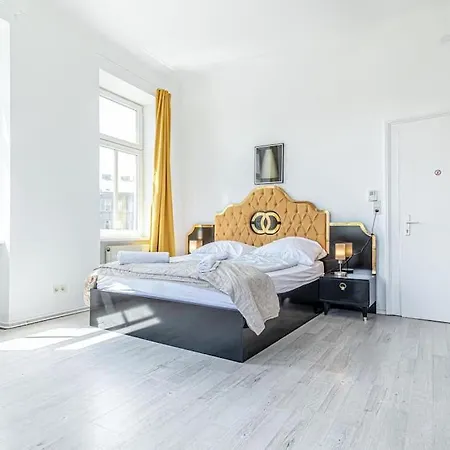 Apartment Living, Garden Vibes 3br Bliss In Vienna