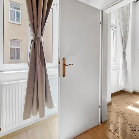 Four-bedroom, Four King-size Comfort Apartment *