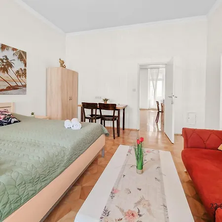 Four-bedroom, Four King-size Comfort Vienna