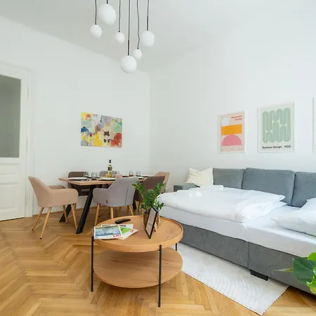 4ty3 - Franz Josef Is Calling * Wien
