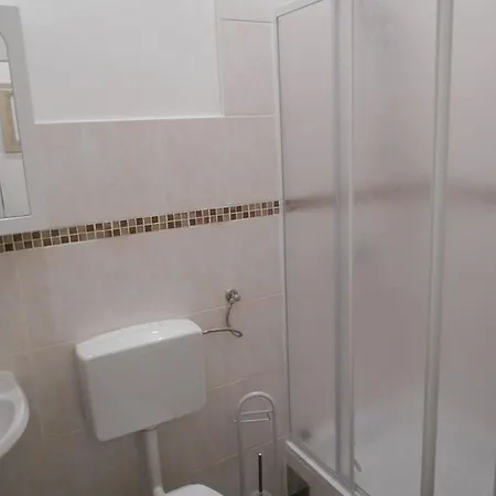 Meidling Apartment *