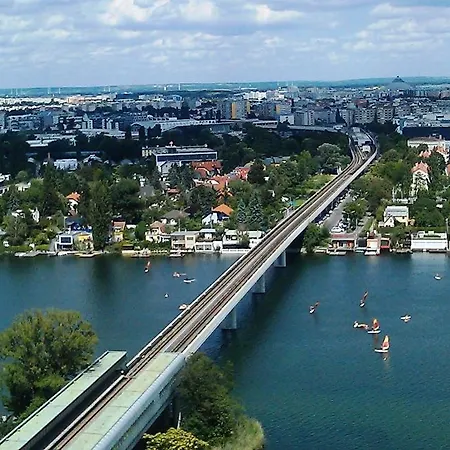 Yuki's Place - Un-vic, Danube And Subway Near To Downtown *