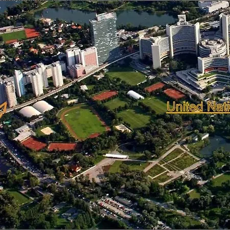 Yuki's Place - Un-vic, Danube And Subway Near To Downtown