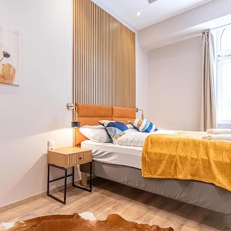 Wiener Stadthalle Boutique - Ideal For Couples