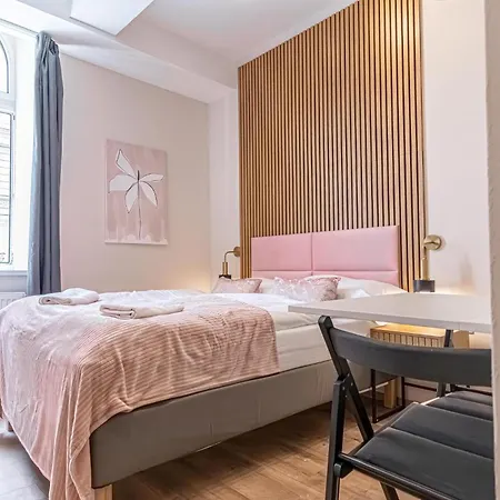 Wiener Stadthalle Boutique - Ideal For Couples Apartment *