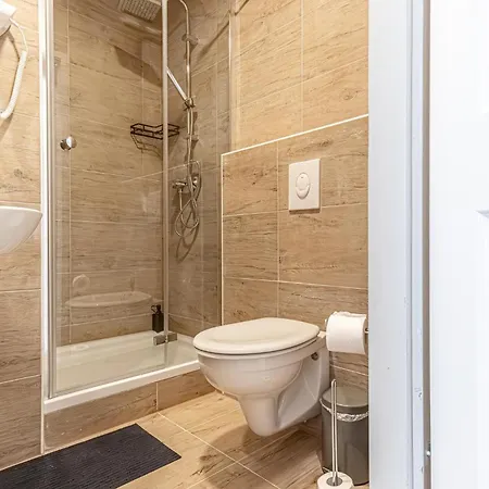 Wiener Stadthalle Boutique - Ideal For Couples Apartment