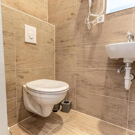 Wiener Stadthalle Boutique - Ideal For Couples Apartment