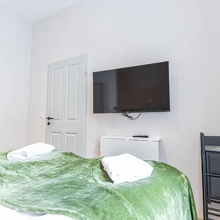 Wiener Stadthalle Boutique - Ideal For Couples Apartment