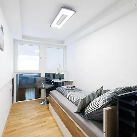 Family Apartment *