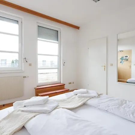Apartment Familien- Und Gruppenparadies Platz Fuer 12 Gaeste Vienna