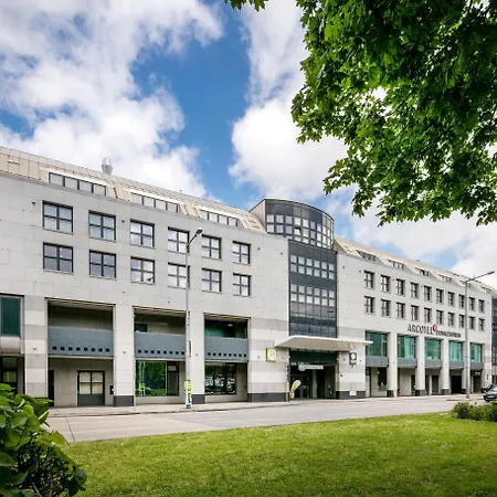 Hotel Arcotel Donauzentrum 4*