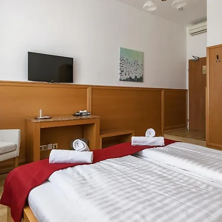 Corvinus - Newly Renovated 4*