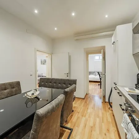 2 Bedroom Near Belvedere Castle * Vídeň