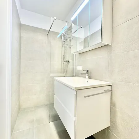 Apartment Designer Mit Balkon Vienna