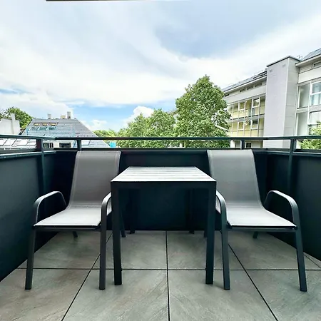 Designer Mit Balkon *