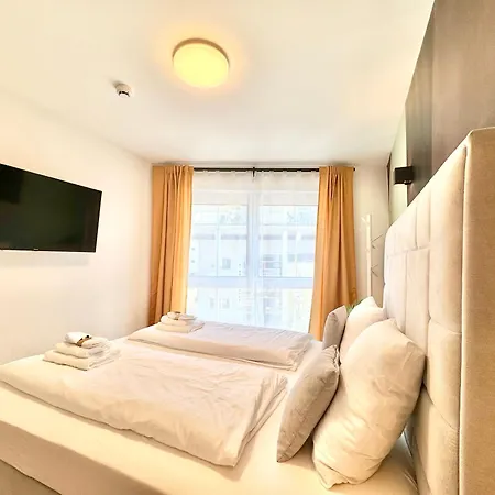 Designer Mit Balkon *