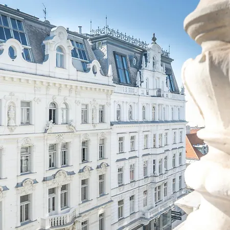 Hotel Aviano Boutique 4*
