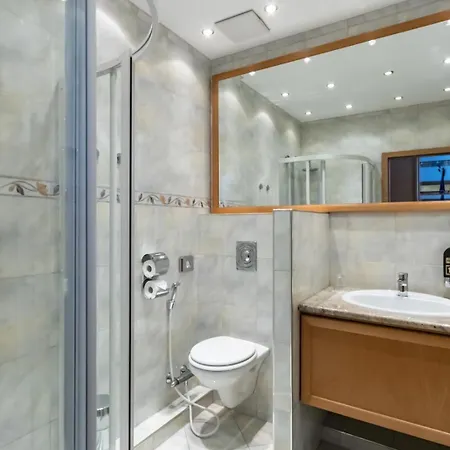 Corvinus - Newly Renovated 4* Wien