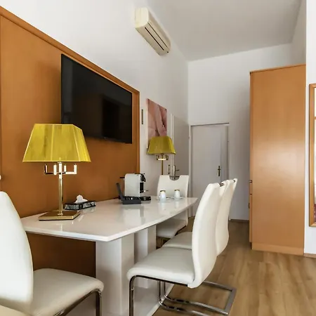 Hotel Corvinus - Newly Renovated 4*