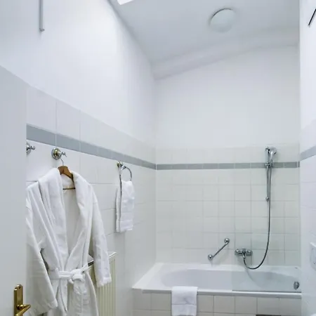 Hotel Corvinus - Newly Renovated Wien