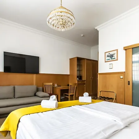 Hotel Corvinus - Newly Renovated