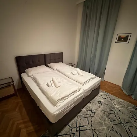 Centrally-located Authentic Apartment Vienna