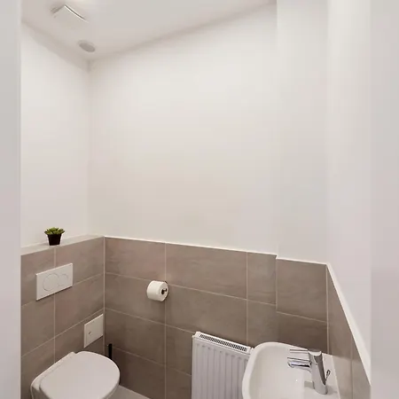 Central Sb * Wiedeń