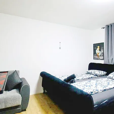Modern In Millennium Area Bécs