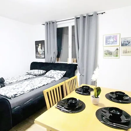 Modern In Millennium Area * Bécs