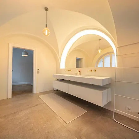 Elegante Jugendstilvilla - 5min Gehweg Zur U-bahn Apartment
