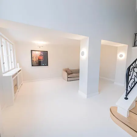 Elegante Jugendstilvilla - 5min Gehweg Zur U-bahn Apartment *