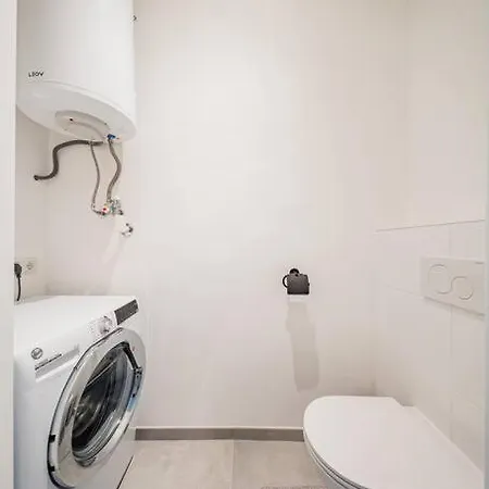 75 M² Near Nussdorferstrasse U6 *