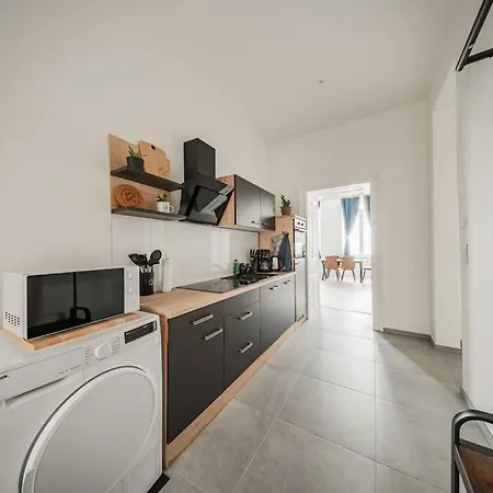 75 M² Near Nussdorferstrasse U6 *