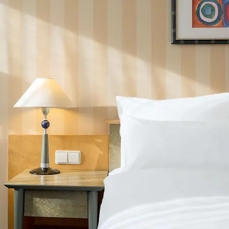 Nh Danube Отель 4*