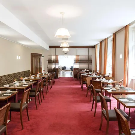 Nh Belvedere Hotel Wiedeń